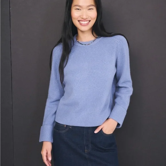 The A&F Madeline Crew Sweater Blue - Picture 2 of 5